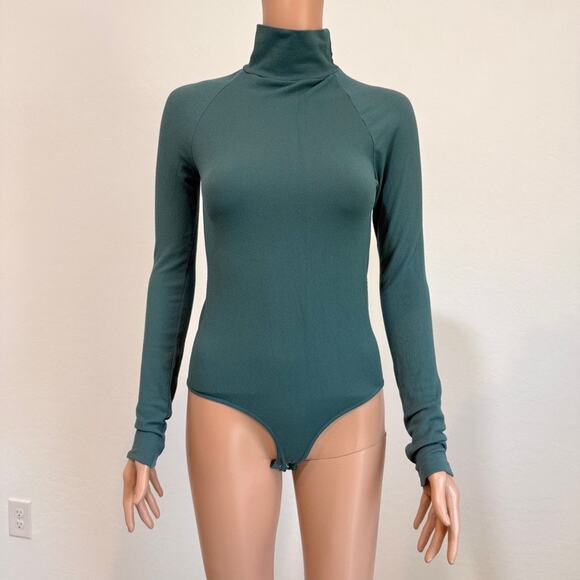 FP Movement M/L Seamless Turtleneck Bodysuit keyhole back cutout BC 2701 - Picture 7 of 10